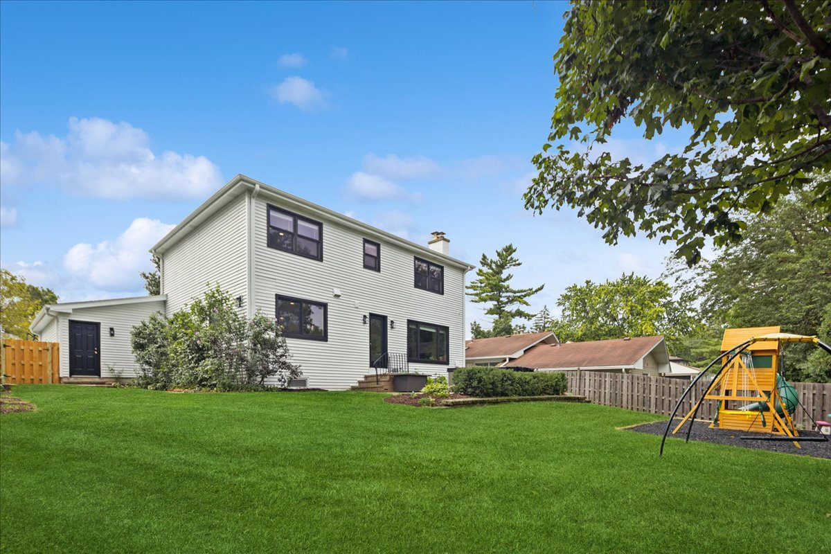 440 Elm Street, Glen Ellyn, IL 60137