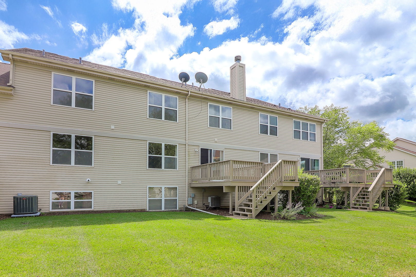 3042 Saint Michel Lane, St. Charles, IL 60175