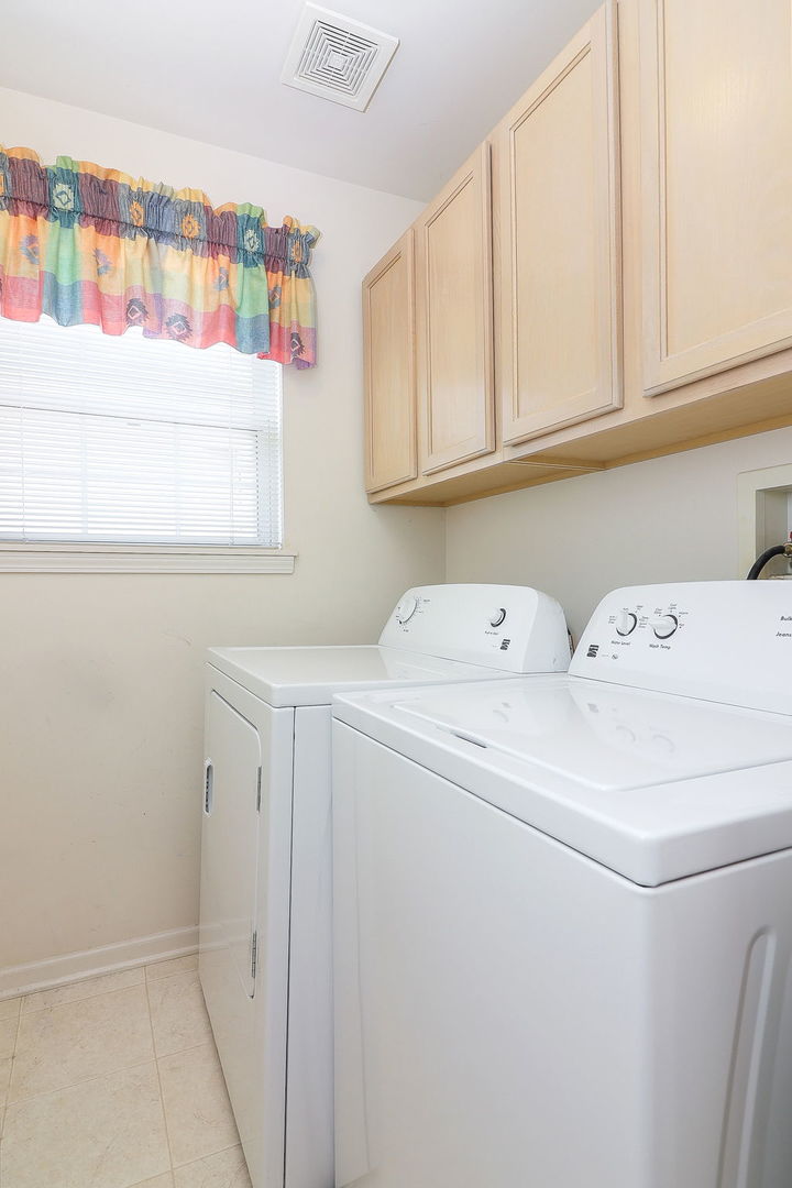 3042 Saint Michel Lane, St. Charles, IL 60175