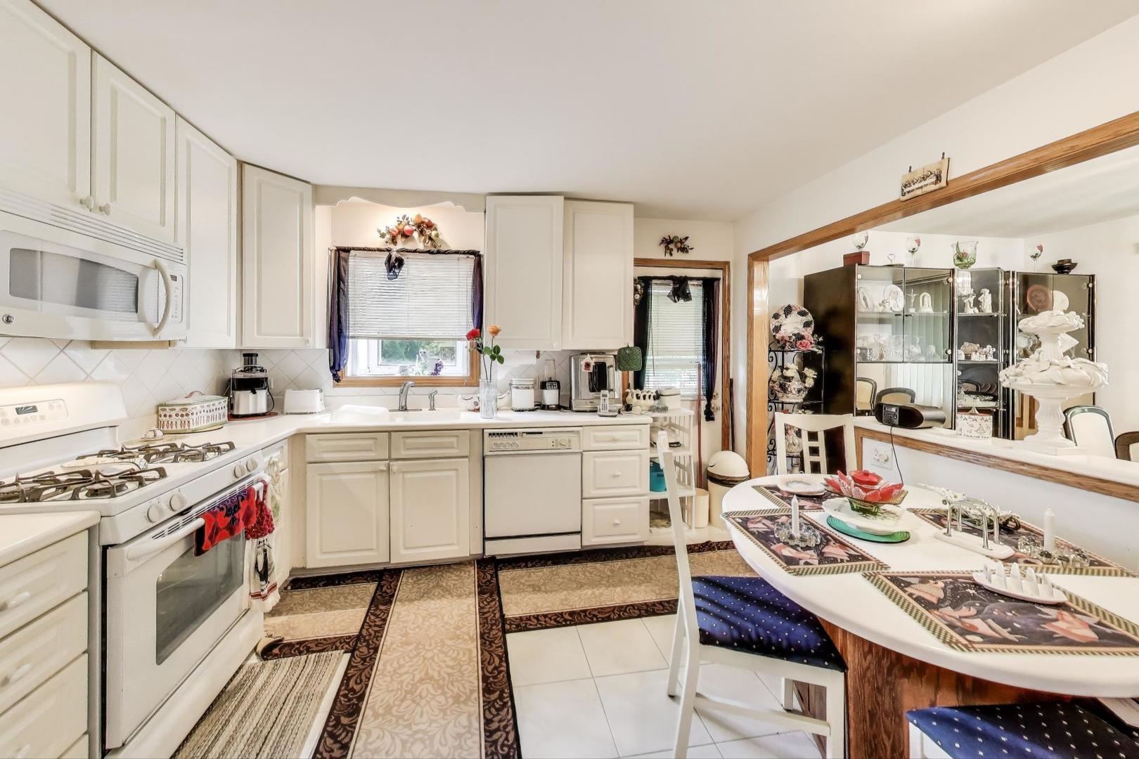 4208 E Frontage Road, Rolling Meadows, IL 60008