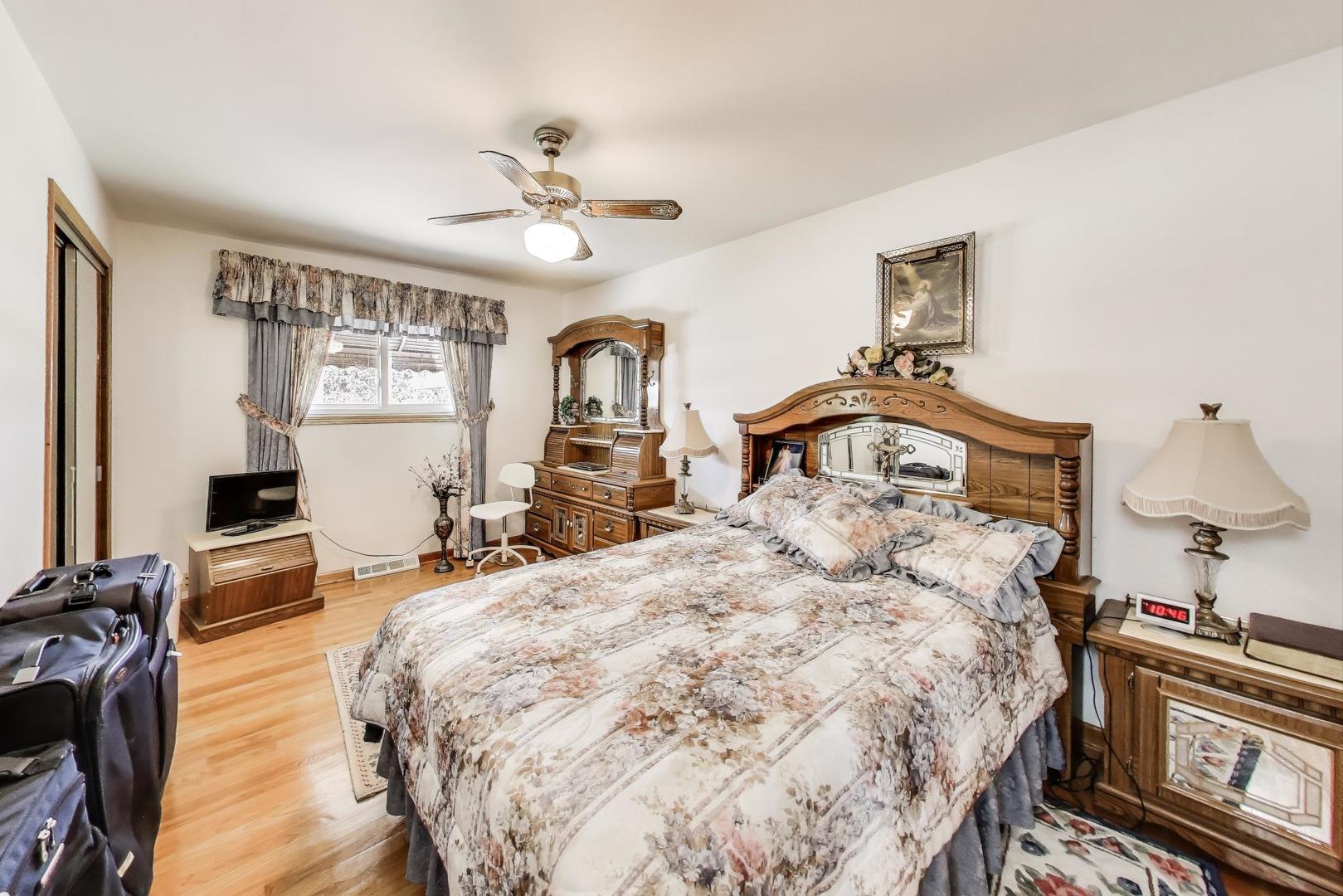 4208 E Frontage Road, Rolling Meadows, IL 60008