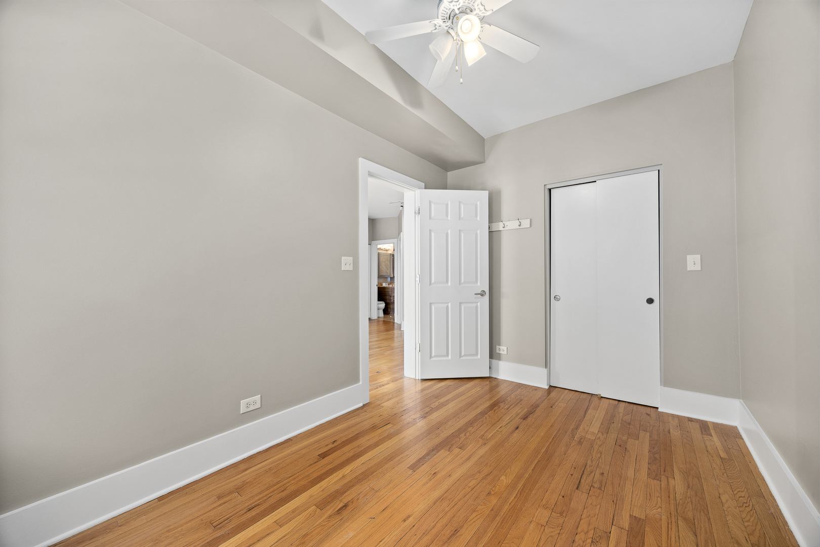 3418 N WOLCOTT Avenue #1, Chicago, IL 60657