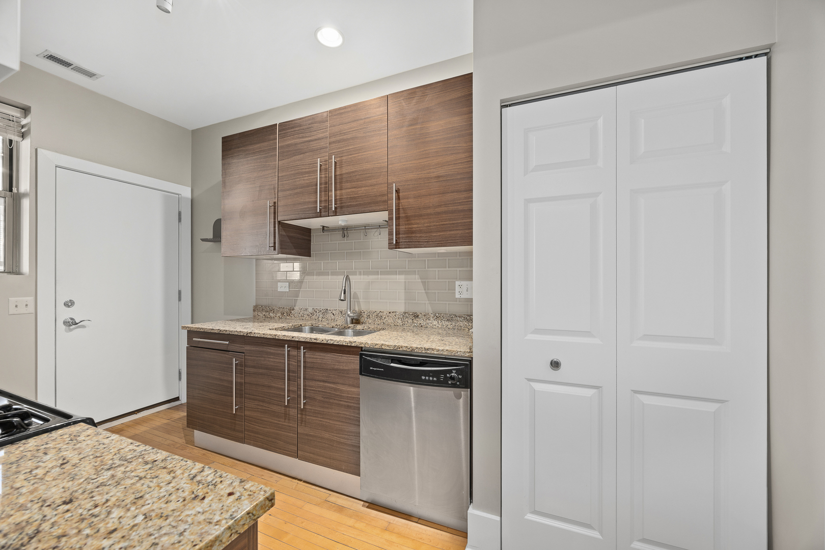 3418 N WOLCOTT Avenue #1, Chicago, IL 60657