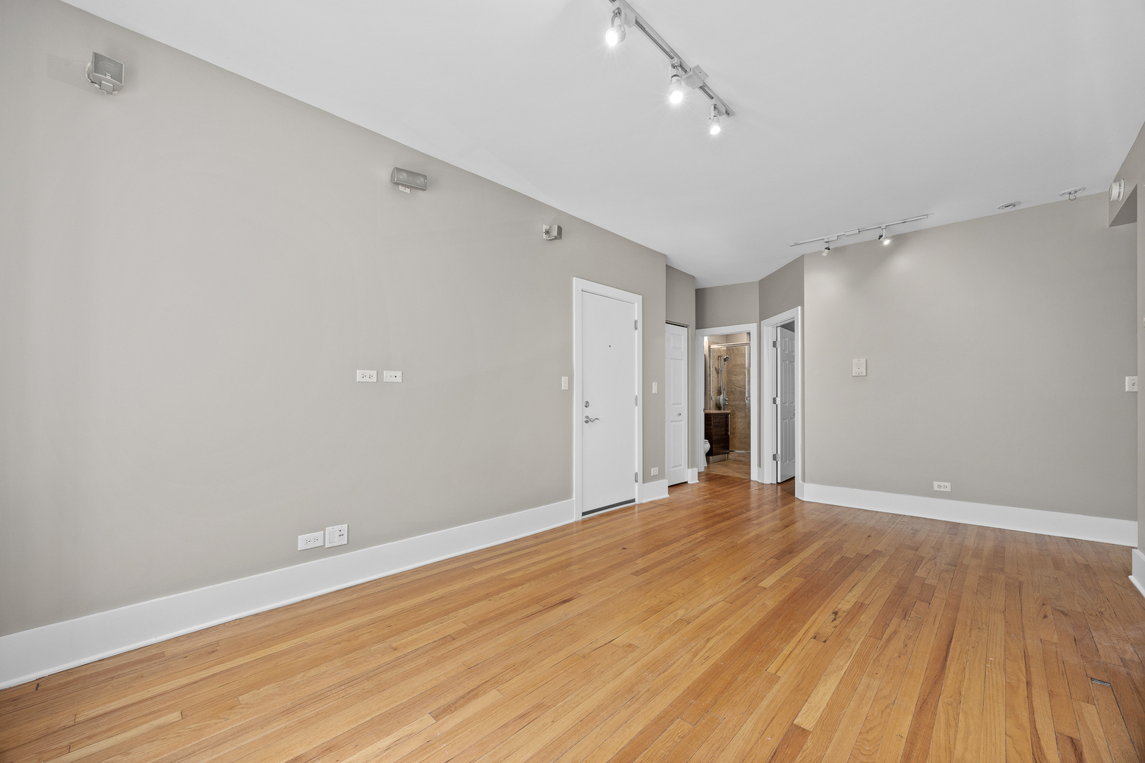 3418 N WOLCOTT Avenue #1, Chicago, IL 60657