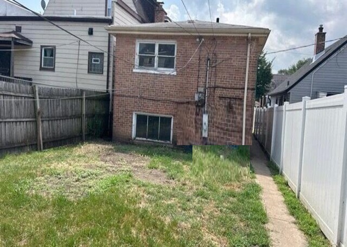 2150 E 93rd Street, Chicago, IL 60617