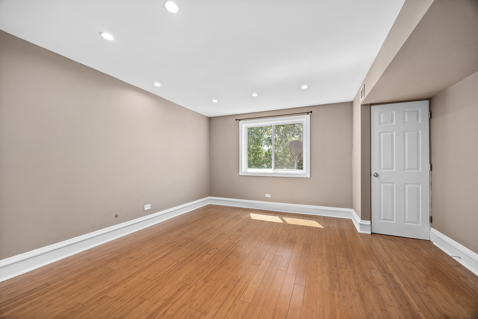 5511 Chateau Drive #5, Rolling Meadows, IL 60008