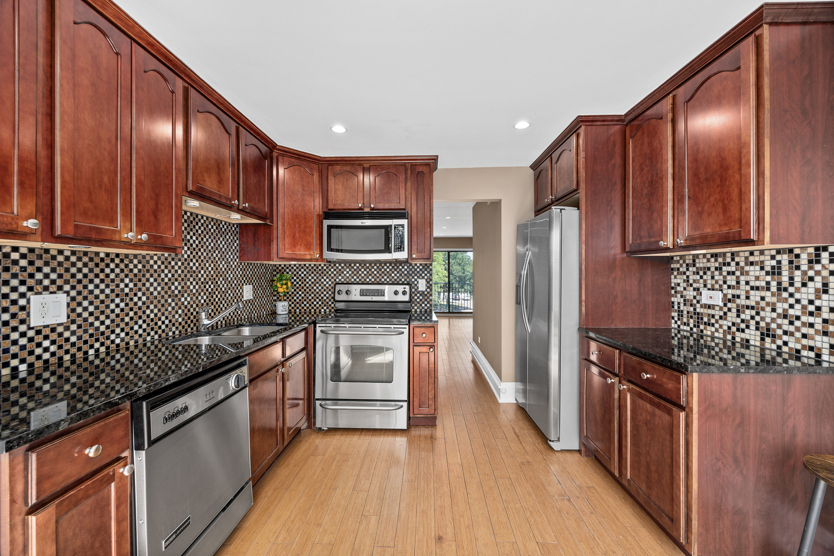 5511 Chateau Drive #5, Rolling Meadows, IL 60008