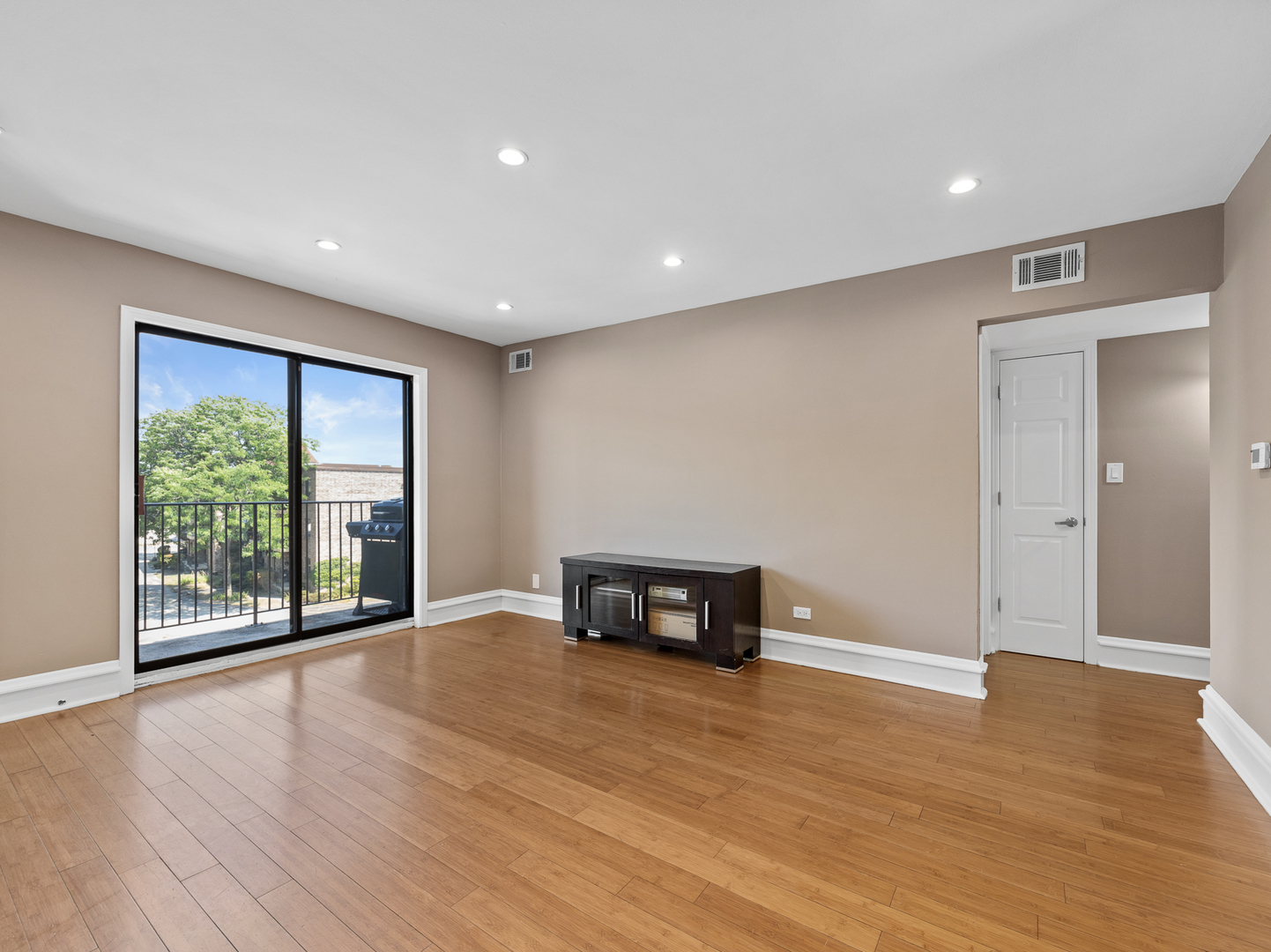 5511 Chateau Drive #5, Rolling Meadows, IL 60008