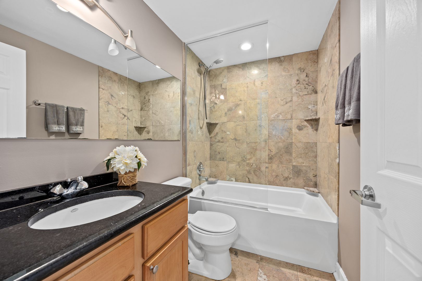5511 Chateau Drive #5, Rolling Meadows, IL 60008