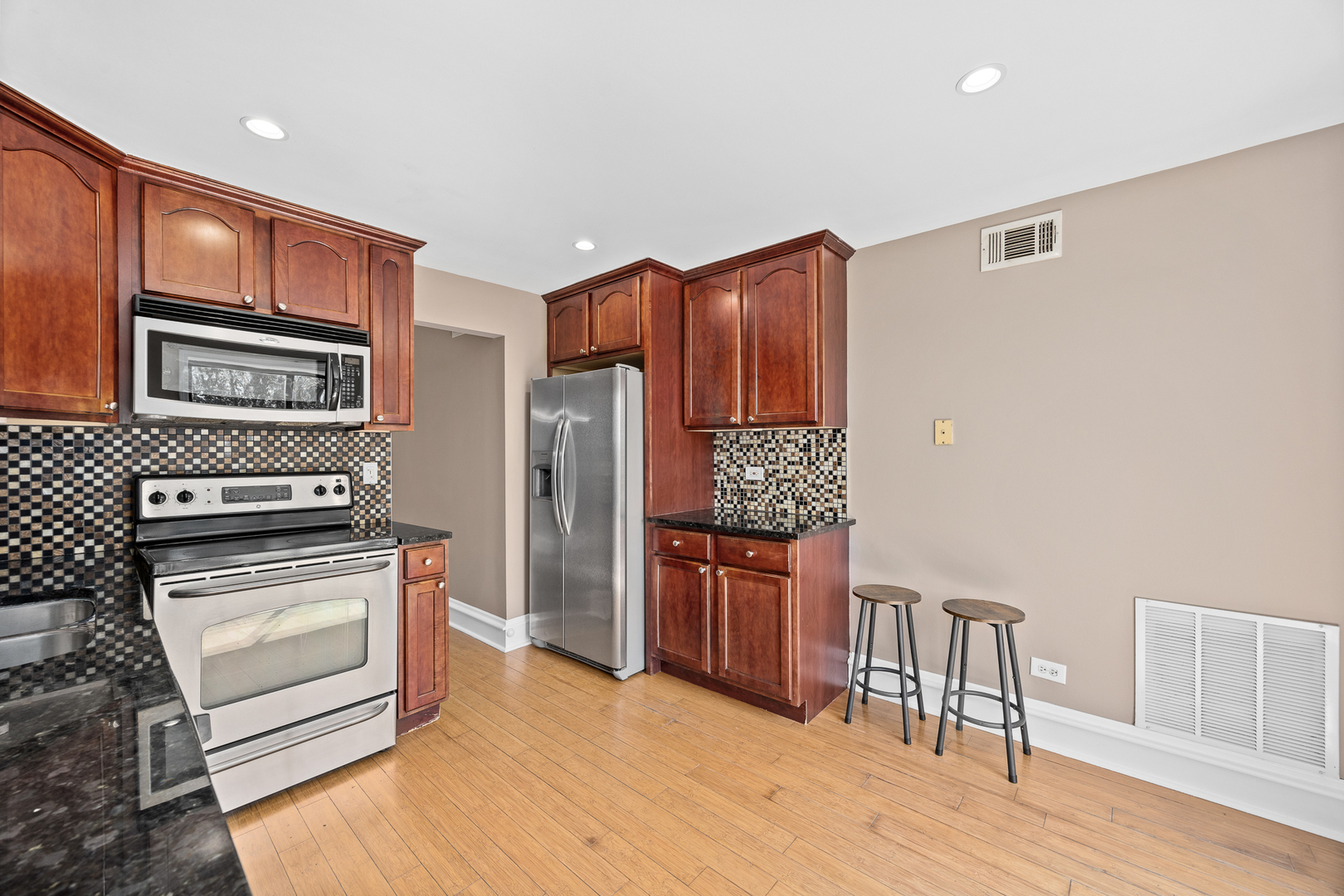 5511 Chateau Drive #5, Rolling Meadows, IL 60008