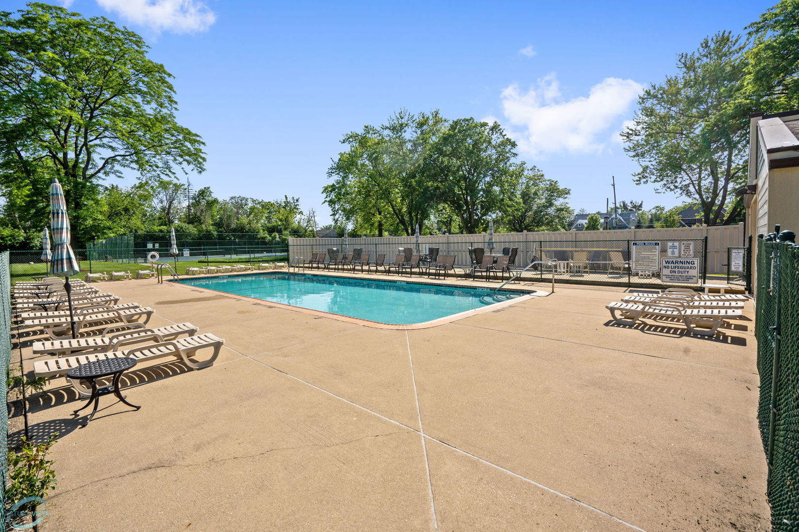 6401 Clarendon Hills Road #207, Willowbrook, IL 60527
