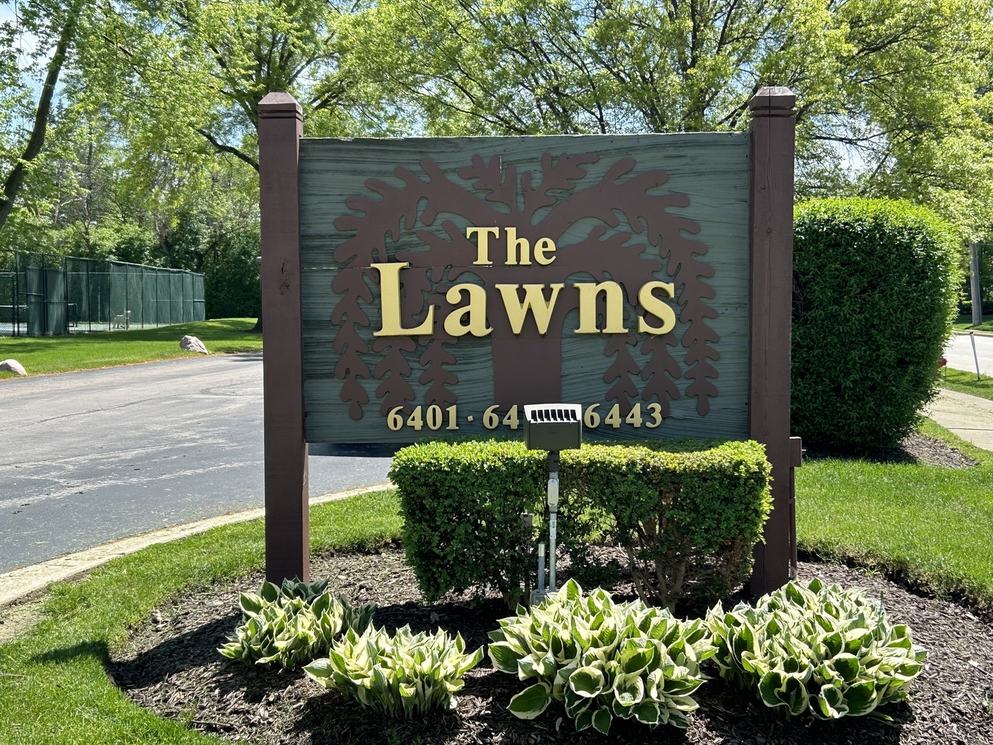 6401 Clarendon Hills Road #207, Willowbrook, IL 60527