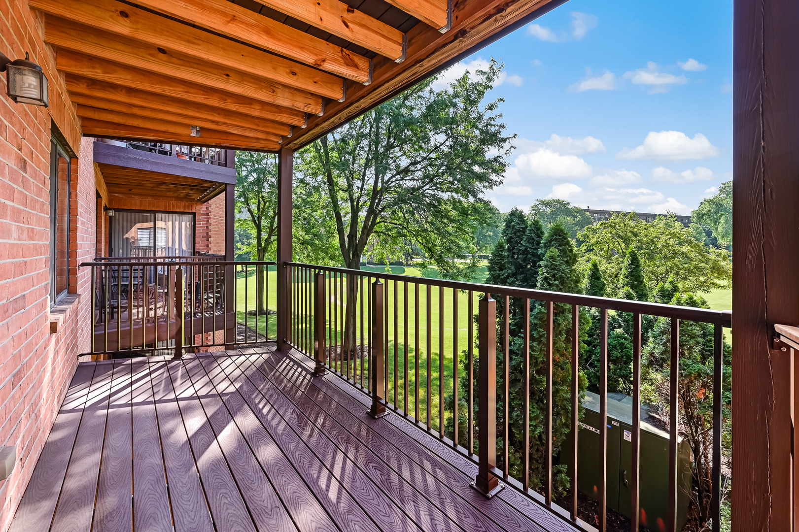 6401 Clarendon Hills Road #207, Willowbrook, IL 60527