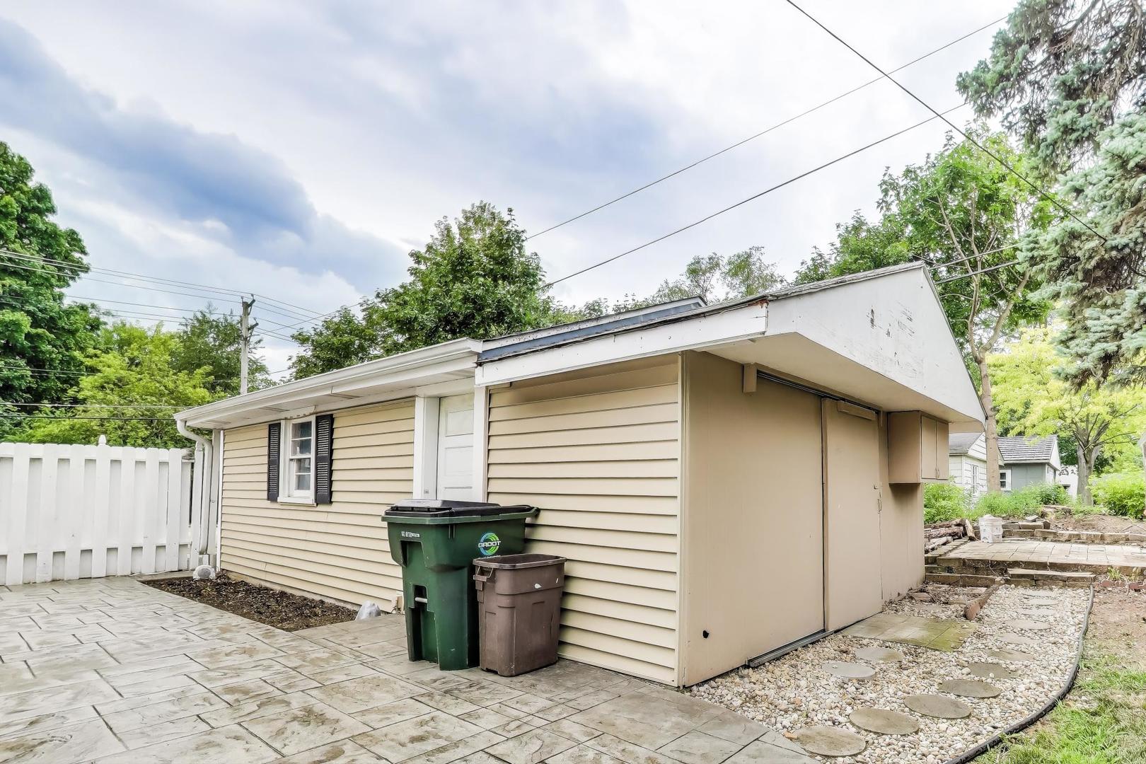 252 S Plum Grove Road, Palatine, IL 60067