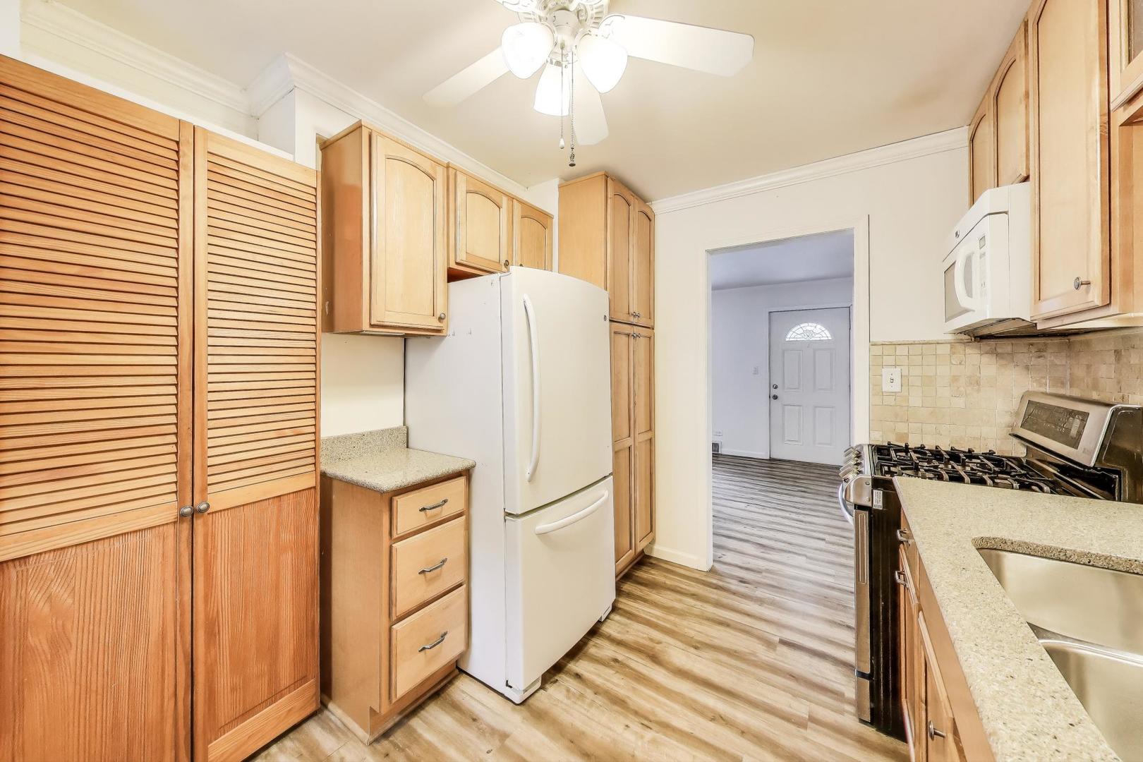 252 S Plum Grove Road, Palatine, IL 60067