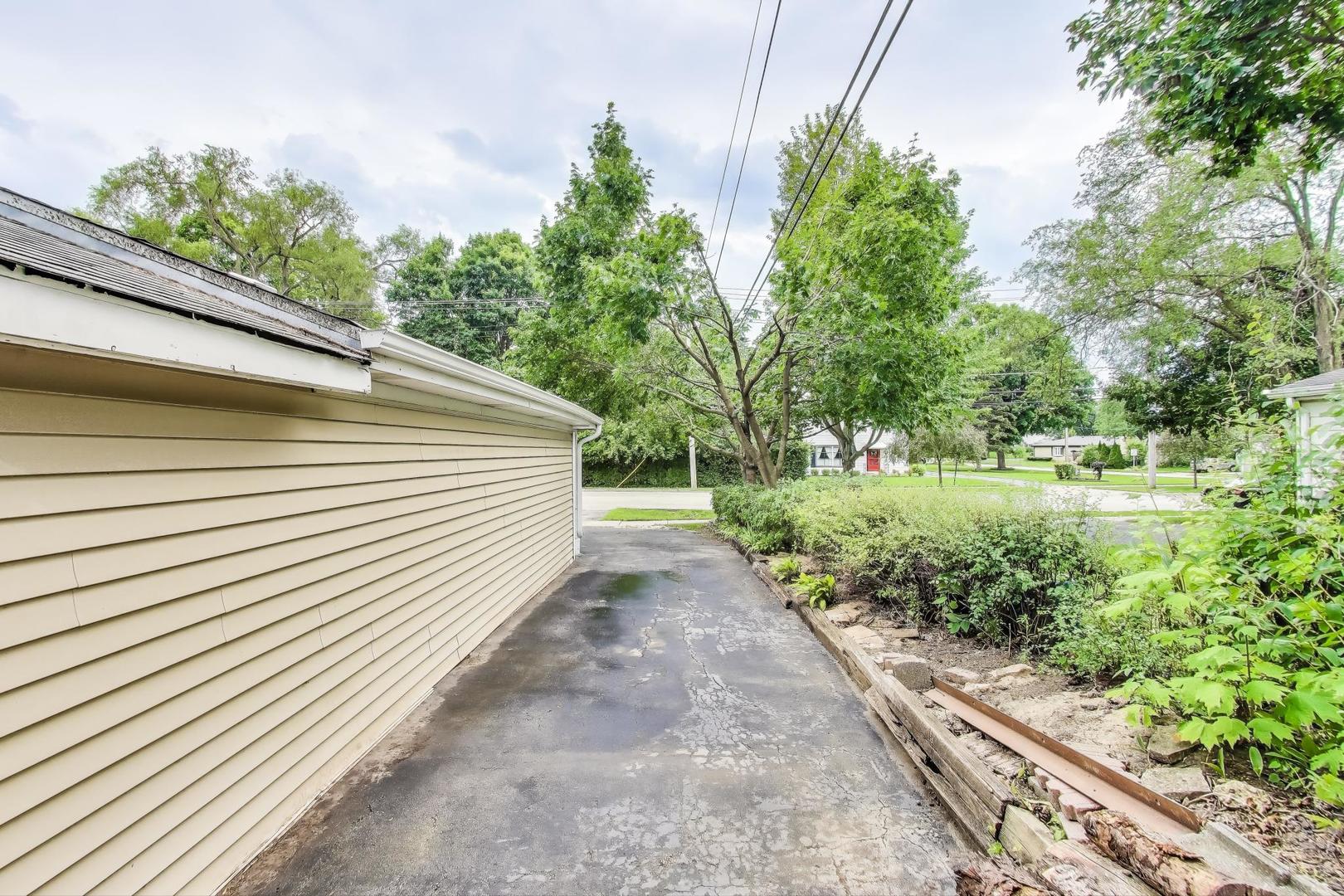 252 S Plum Grove Road, Palatine, IL 60067