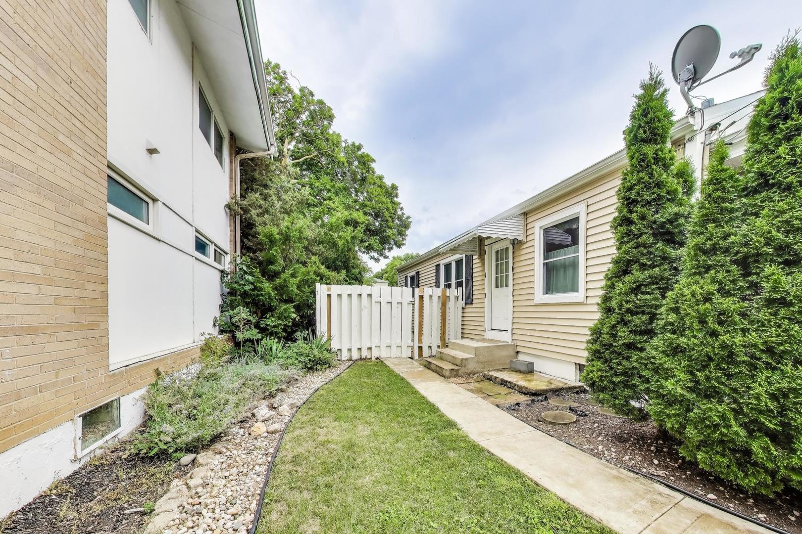 252 S Plum Grove Road, Palatine, IL 60067