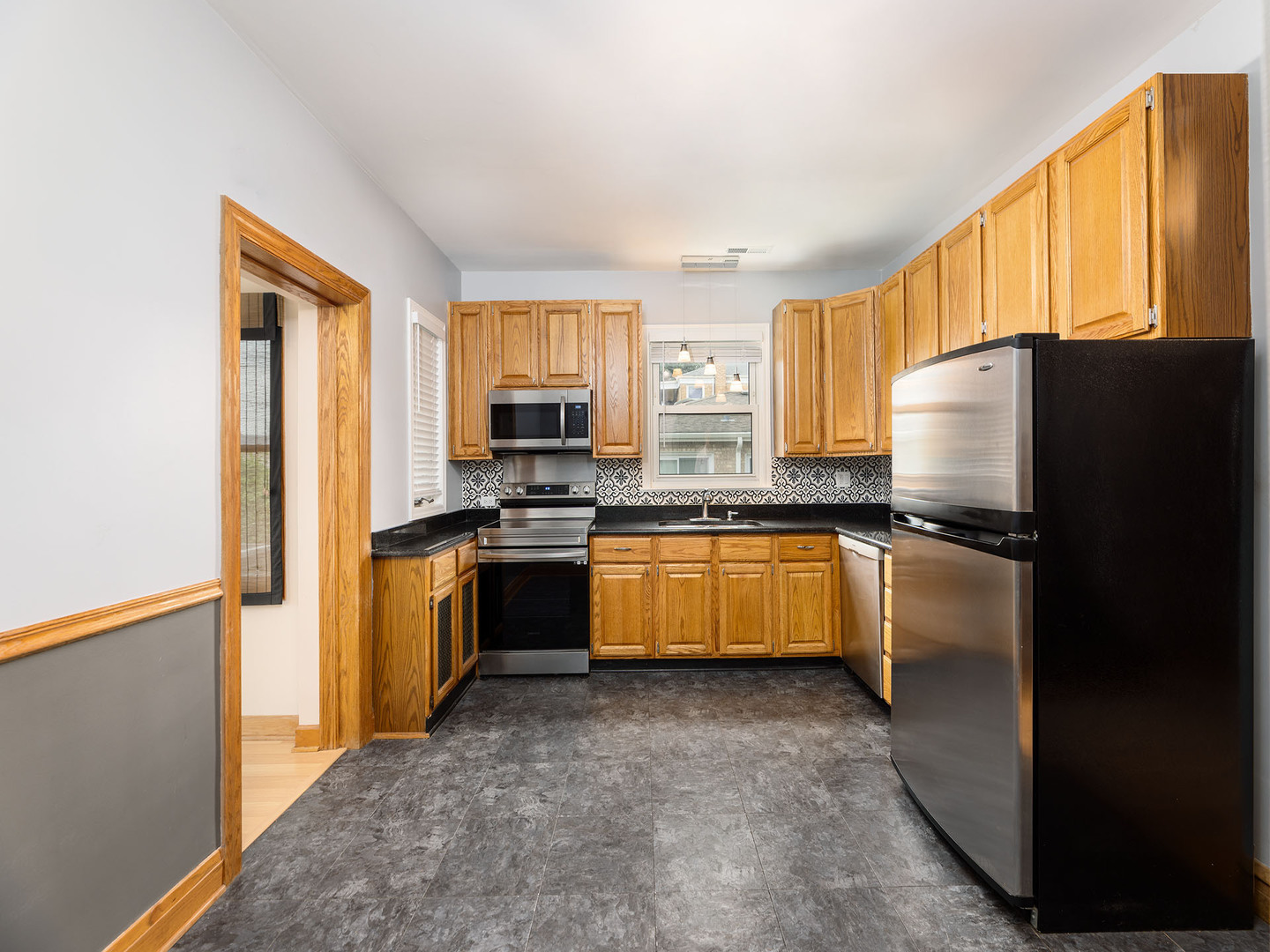6527 N Onarga Avenue, Chicago, IL 60631