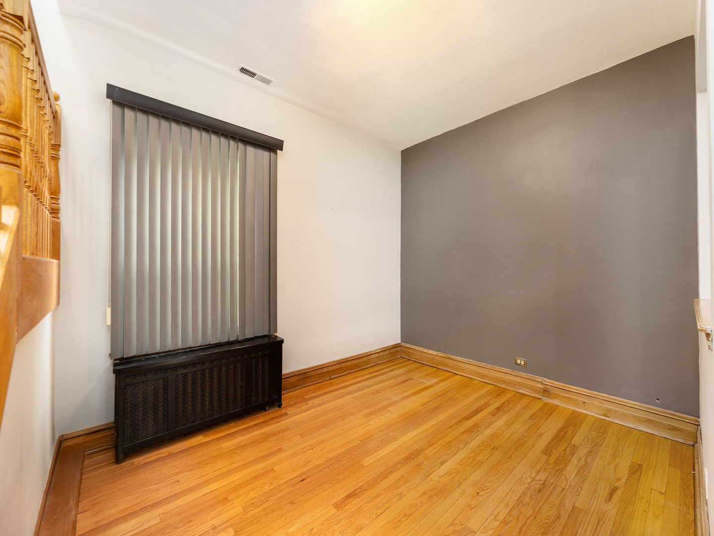 6527 N Onarga Avenue, Chicago, IL 60631