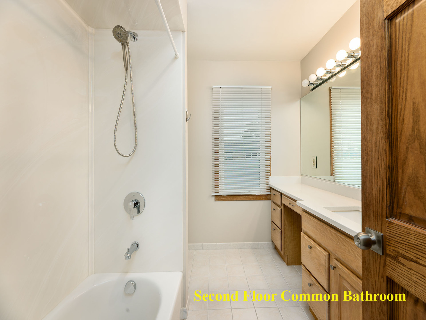 6527 N Onarga Avenue, Chicago, IL 60631