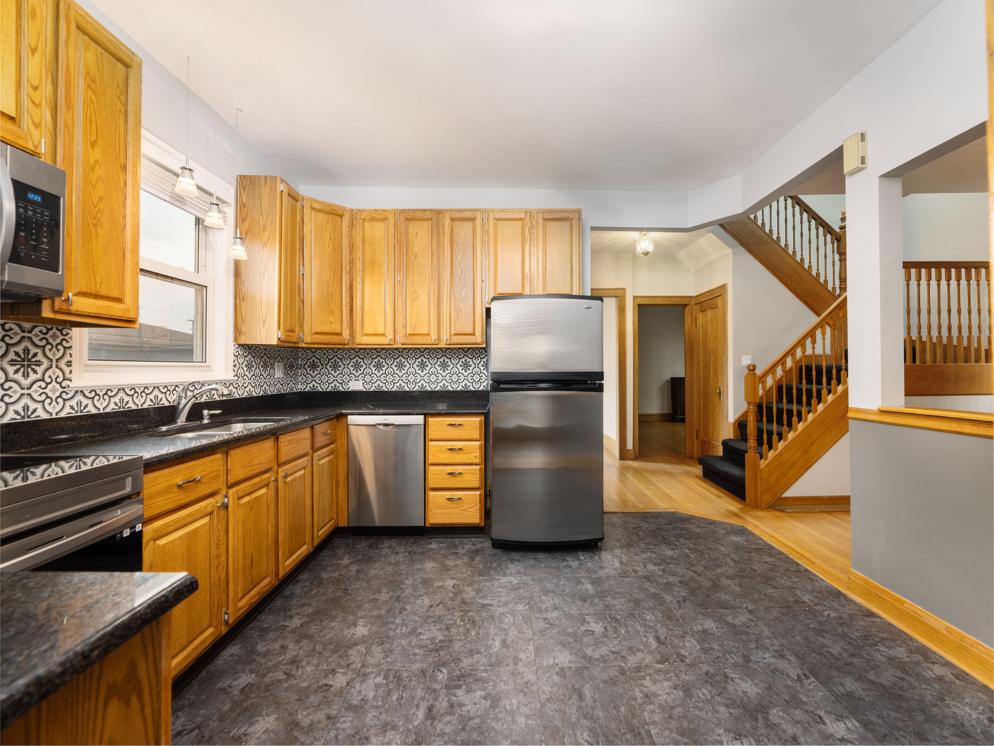6527 N Onarga Avenue, Chicago, IL 60631