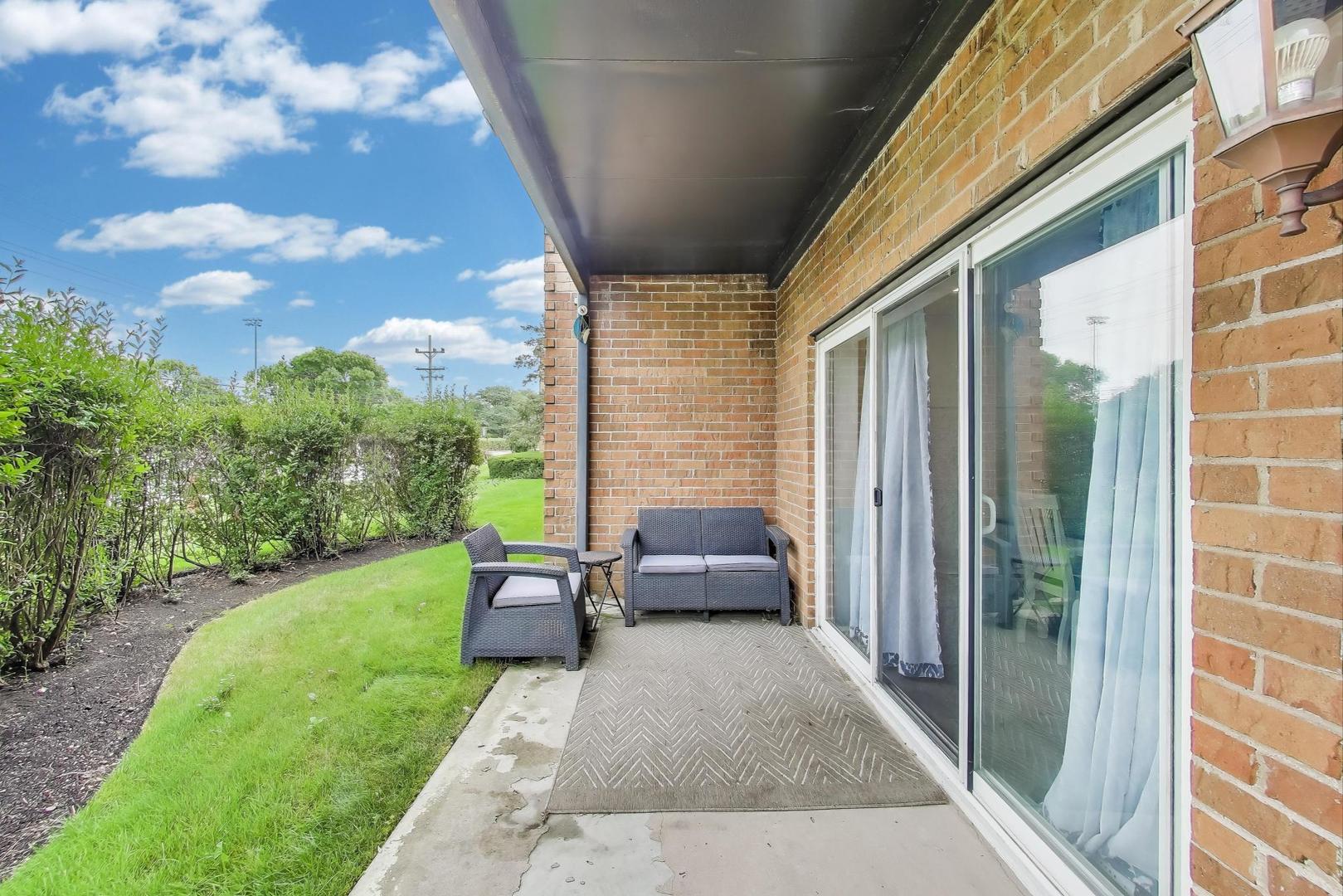 4224 Saratoga Avenue #J110, Downers Grove, IL 60515