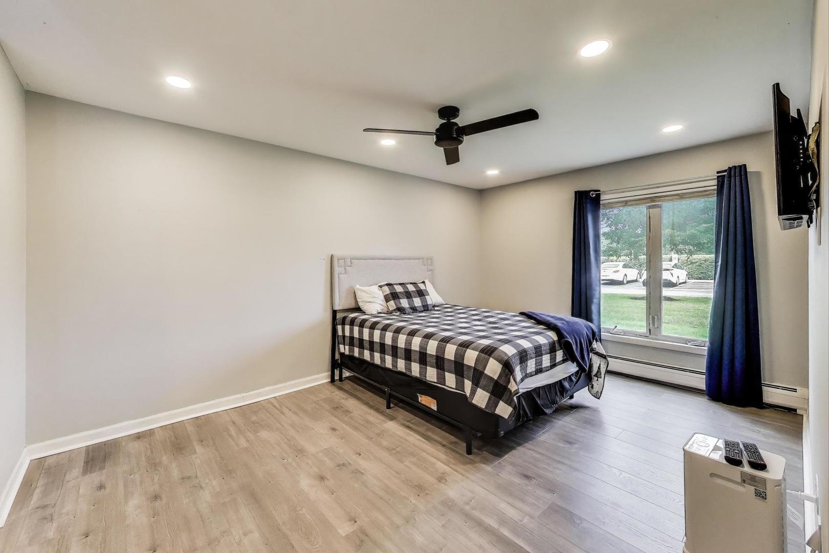 4224 Saratoga Avenue #J110, Downers Grove, IL 60515
