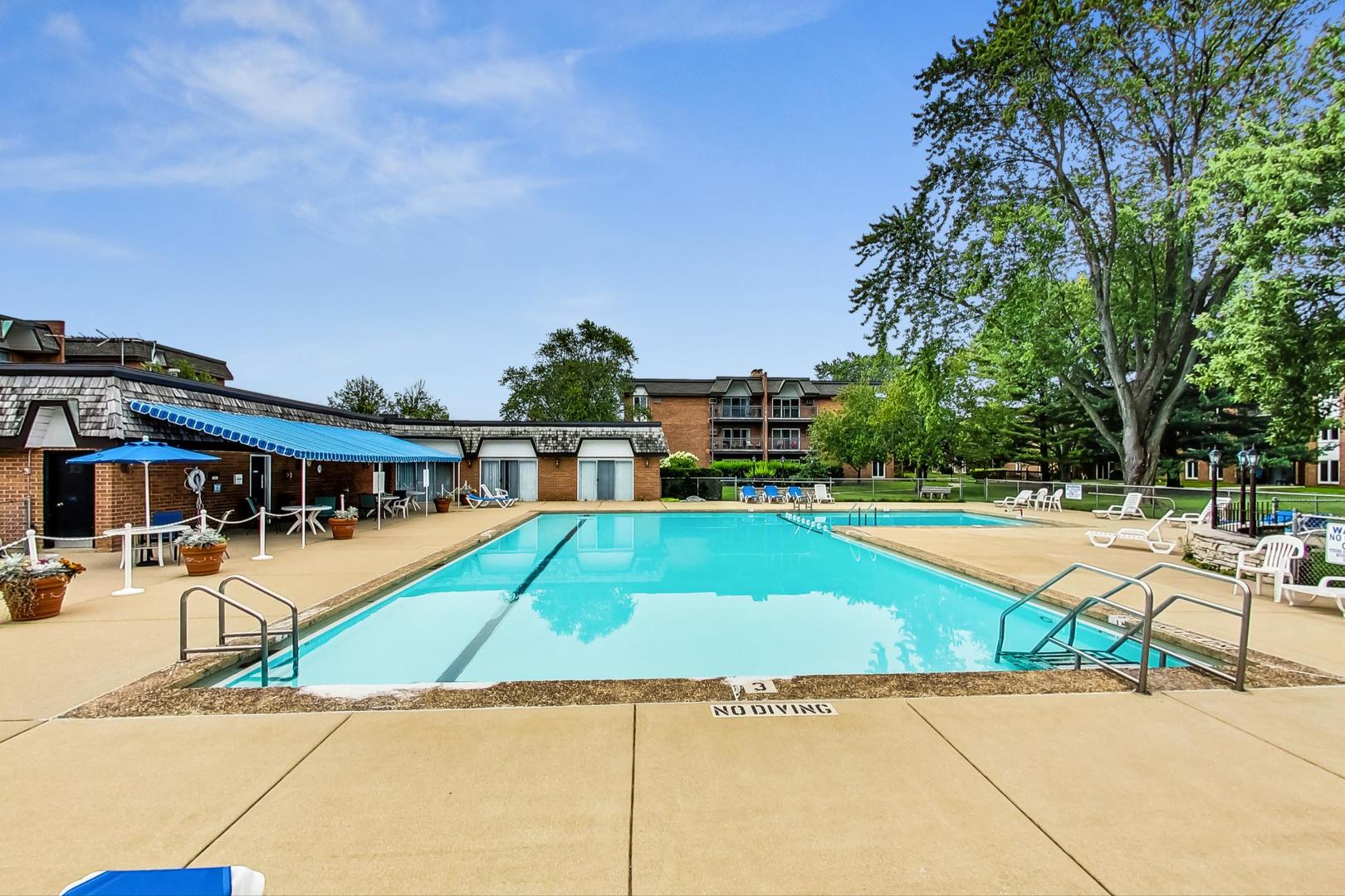 4224 Saratoga Avenue #J110, Downers Grove, IL 60515
