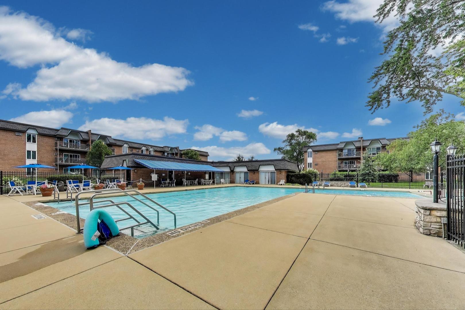 4224 Saratoga Avenue #J110, Downers Grove, IL 60515