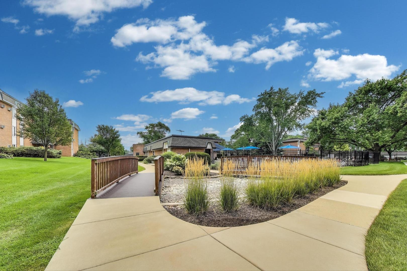 4224 Saratoga Avenue #J110, Downers Grove, IL 60515