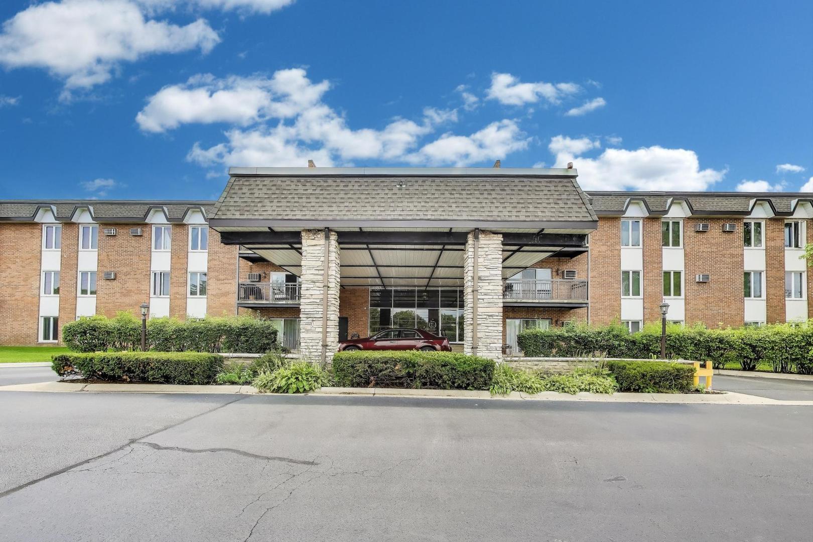 4224 Saratoga Avenue #J110, Downers Grove, IL 60515