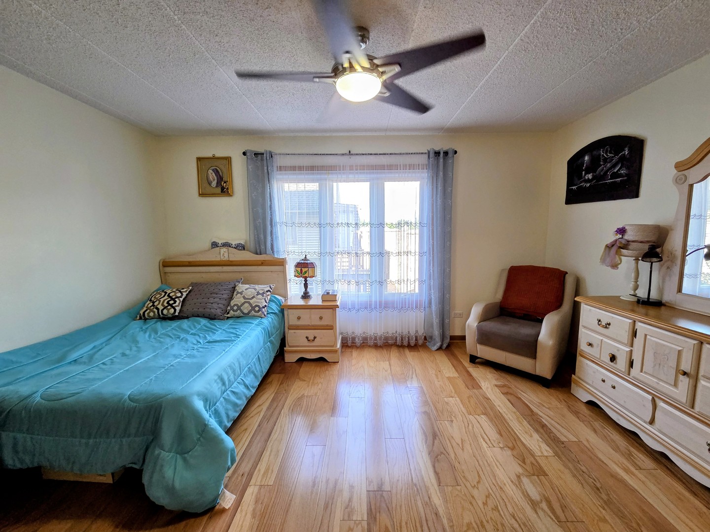 1380 Oakwood Avenue #204, Des Plaines, IL 60016