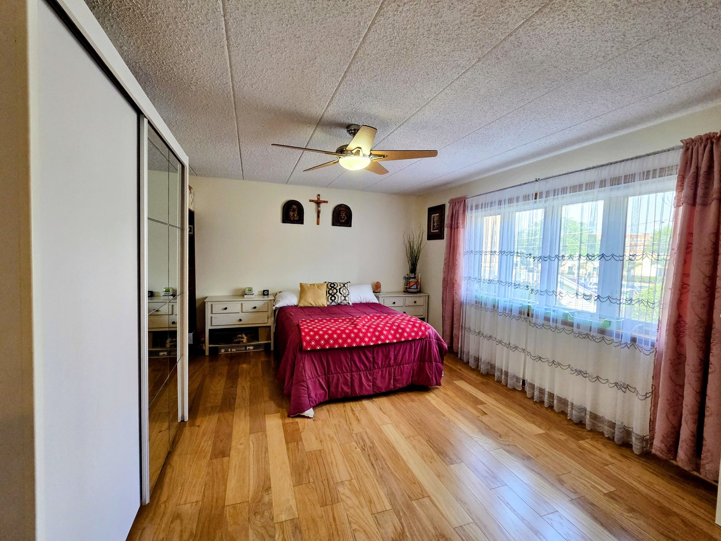 1380 Oakwood Avenue #204, Des Plaines, IL 60016