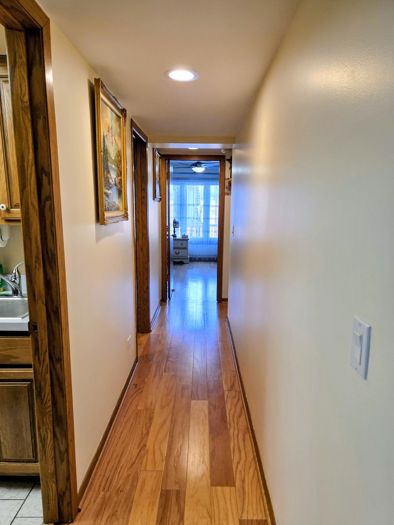 1380 Oakwood Avenue #204, Des Plaines, IL 60016