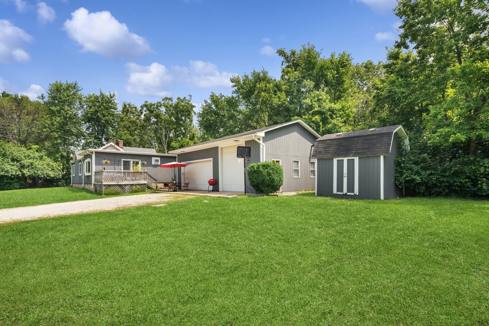 34 N Adams Street, Oswego, IL 60543