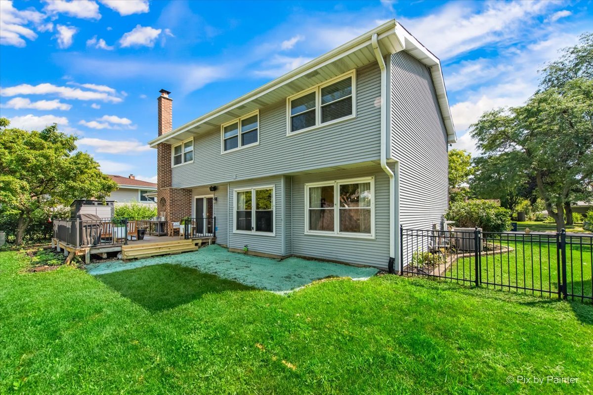 6S146 Country Drive, Naperville, IL 60540