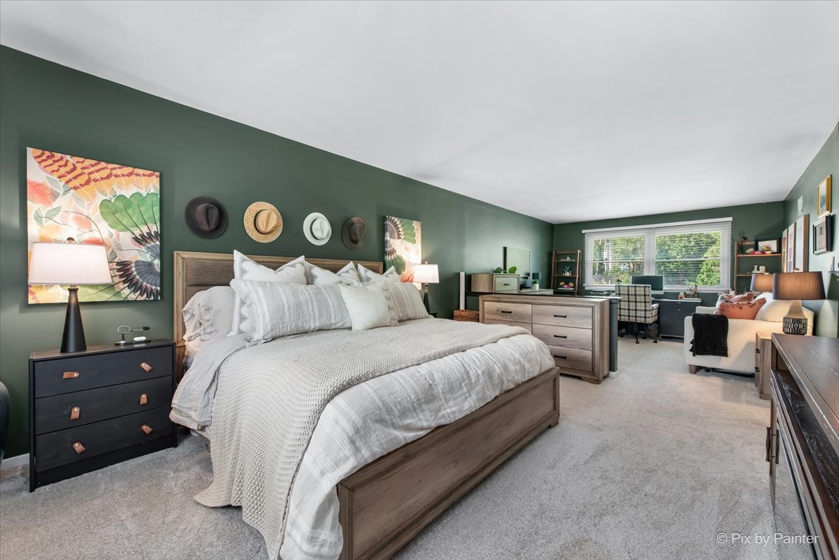 6S146 Country Drive, Naperville, IL 60540