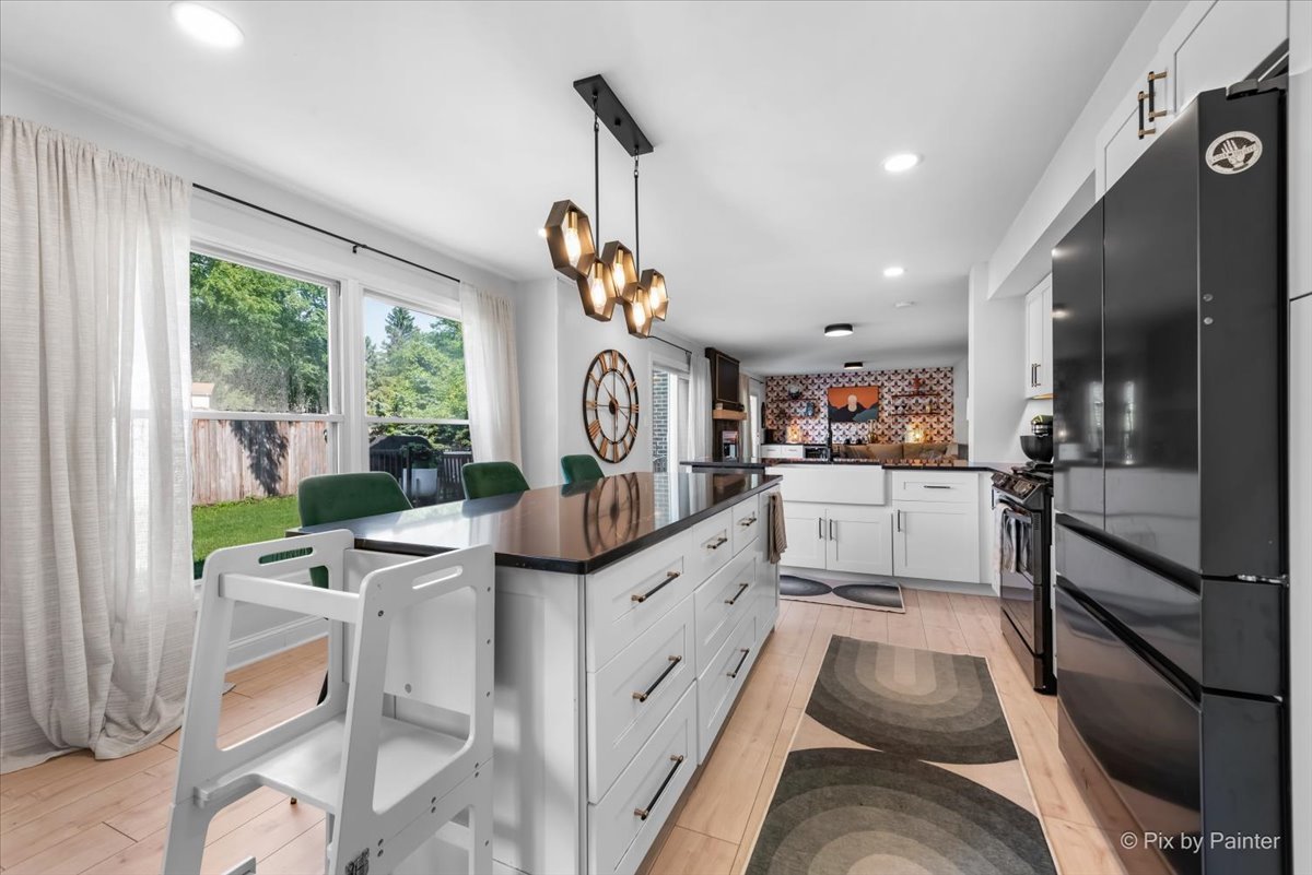 6S146 Country Drive, Naperville, IL 60540