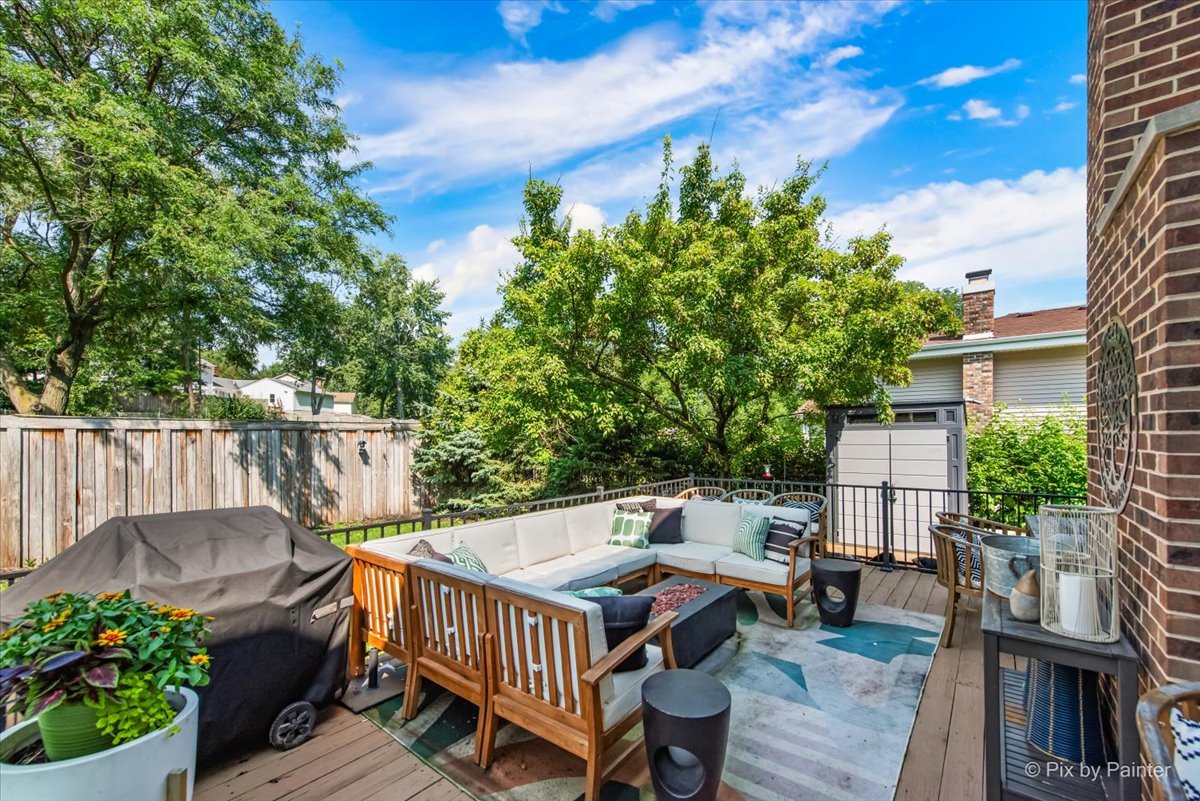 6S146 Country Drive, Naperville, IL 60540