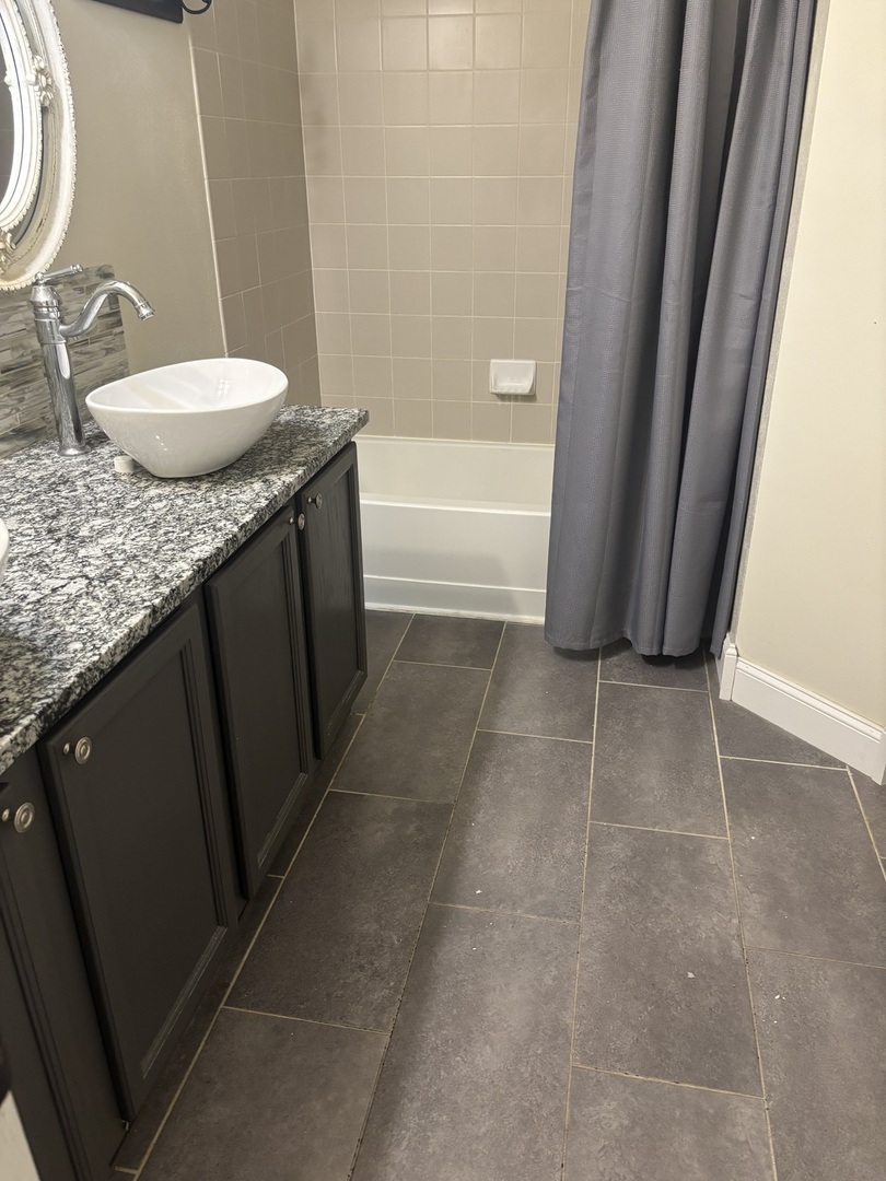 2568 Hillsboro Boulevard #2568, Aurora, IL 60503