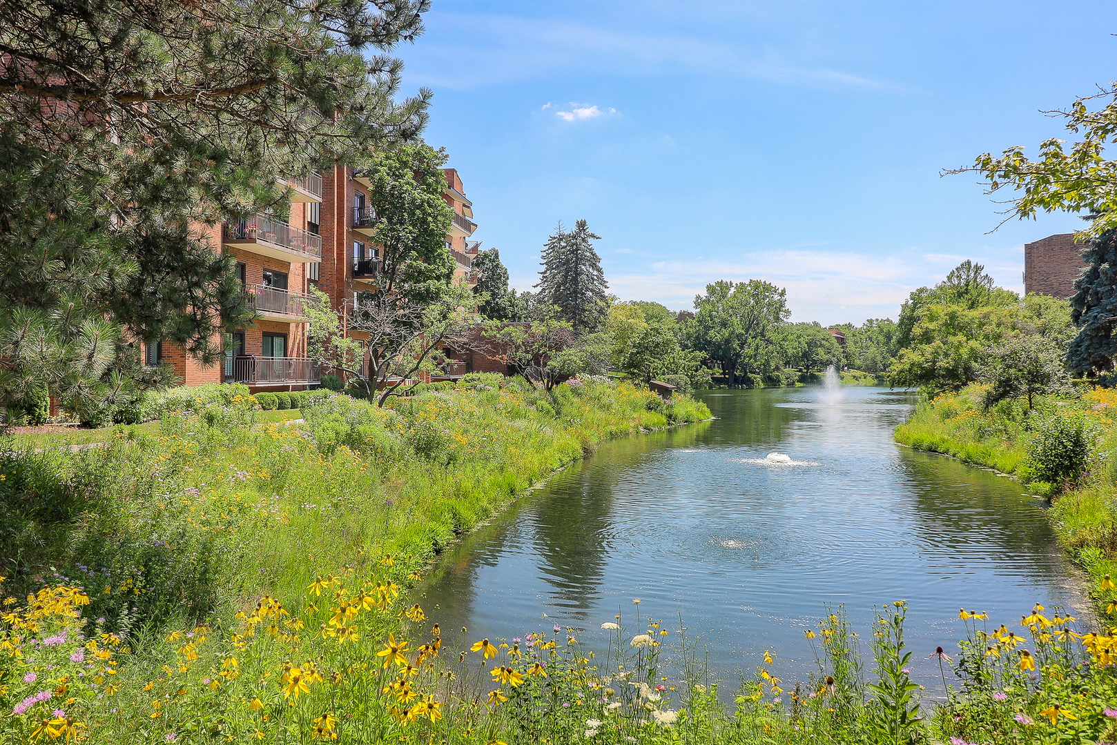 501 Lake Hinsdale Drive #307, Willowbrook, IL 60527