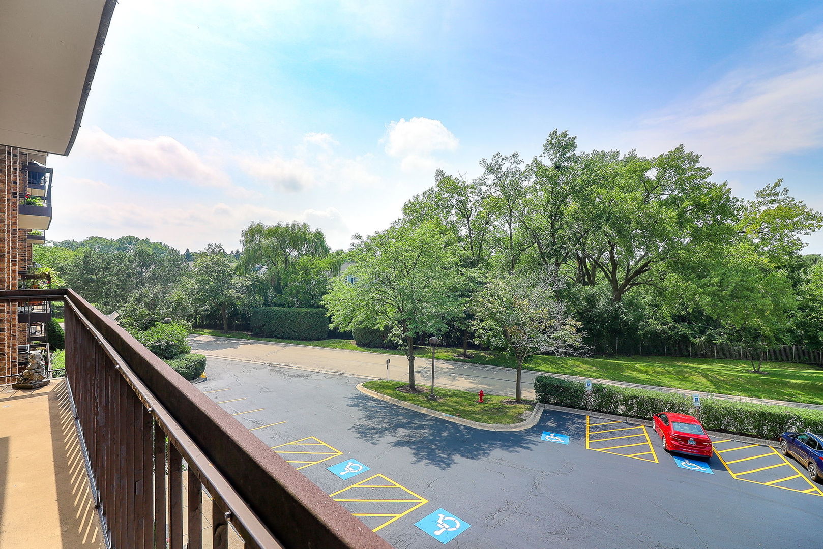 501 Lake Hinsdale Drive #307, Willowbrook, IL 60527
