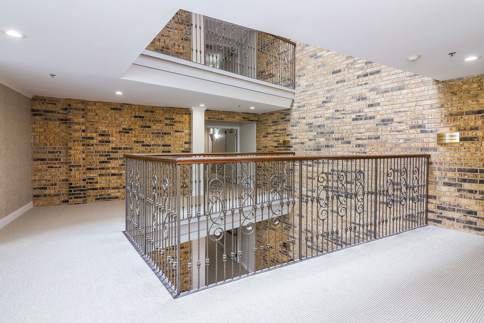 501 Lake Hinsdale Drive #307, Willowbrook, IL 60527