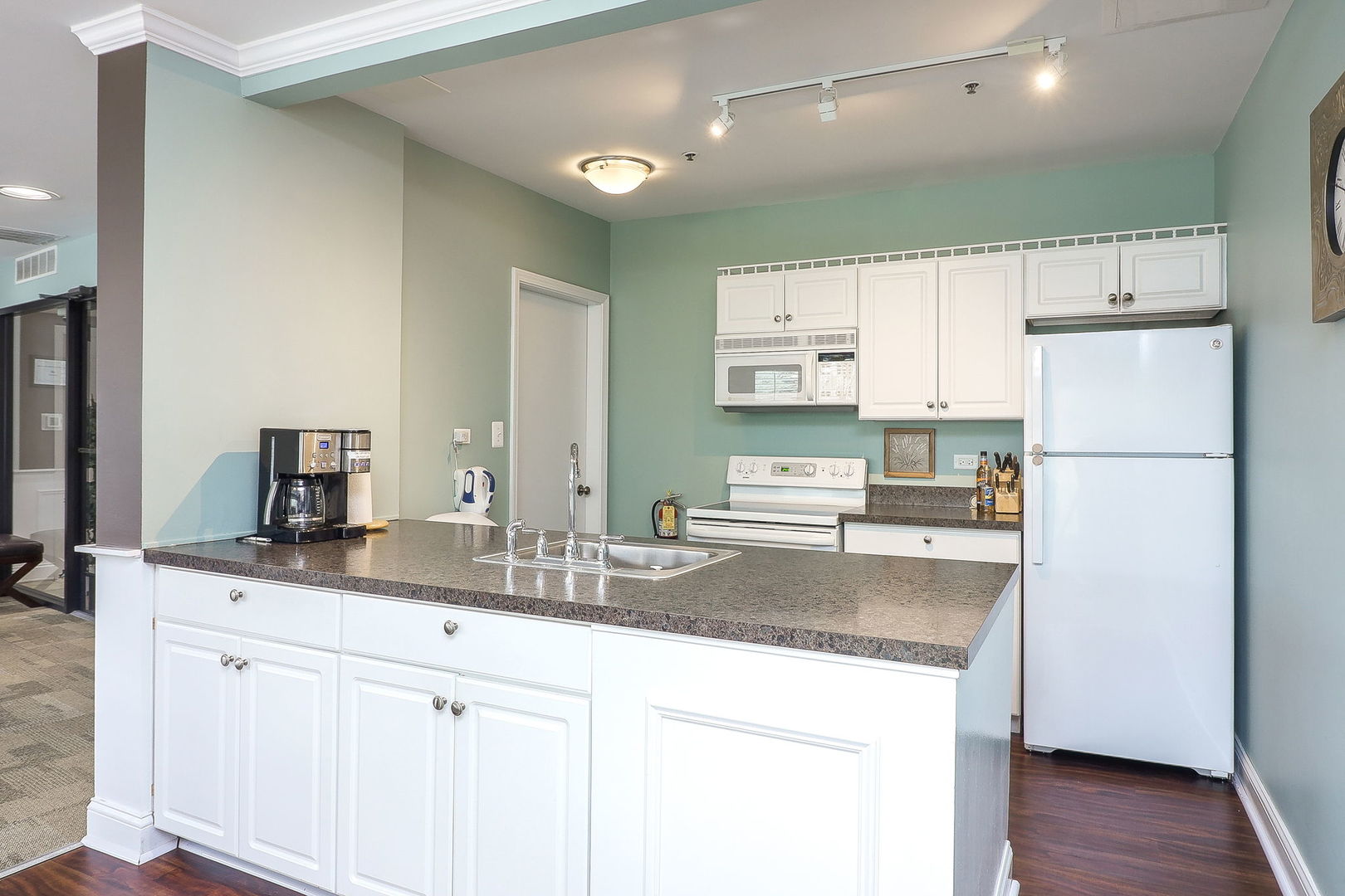 501 Lake Hinsdale Drive #307, Willowbrook, IL 60527