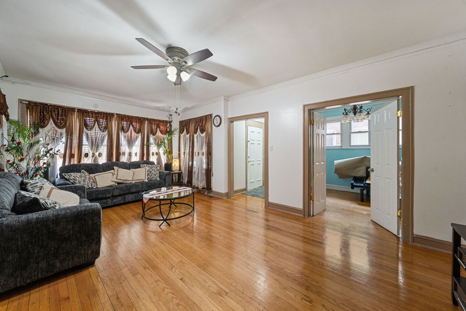 6130 S Washtenaw Avenue, Chicago, IL 60629