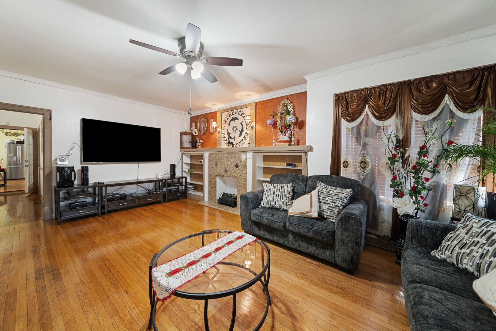 6130 S Washtenaw Avenue, Chicago, IL 60629