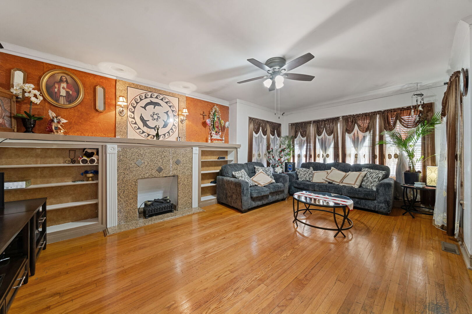 6130 S Washtenaw Avenue, Chicago, IL 60629