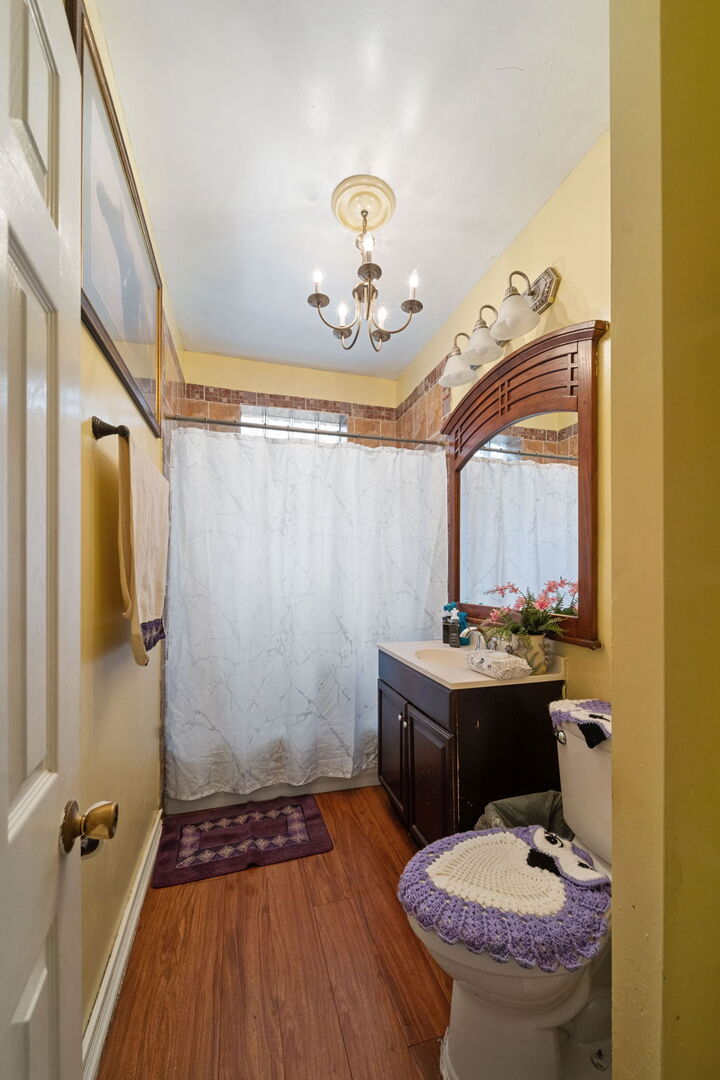 6130 S Washtenaw Avenue, Chicago, IL 60629