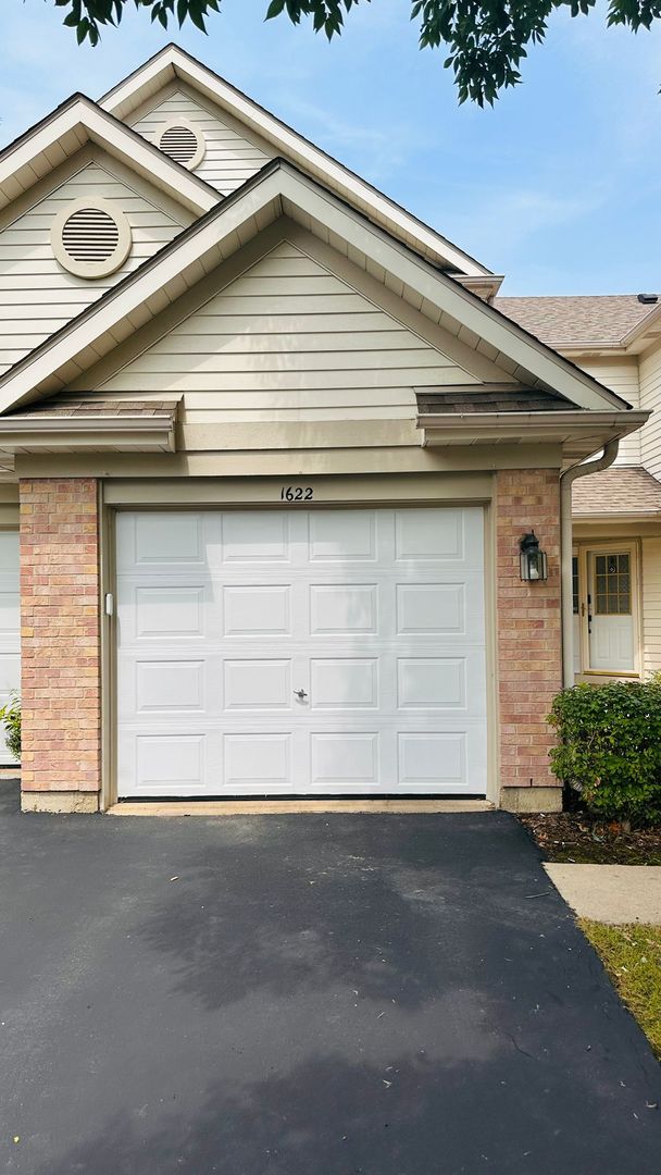 1622 Orchard Avenue, Schaumburg, IL 60193