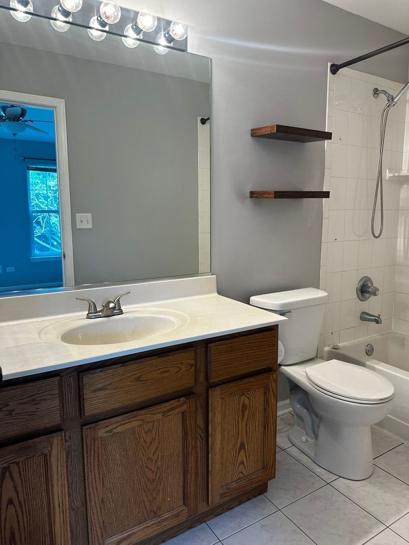 1622 Orchard Avenue, Schaumburg, IL 60193